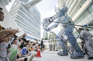 新舞臺藝術節公益場  山海大偶相擁象徵自然共生