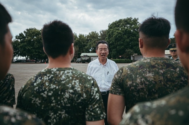 淡水河口直通政經中樞 顧立雄視導河防營勉勵官兵 | 華視新聞