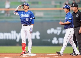 王正棠敲4安悍將險勝 雄鷹吳念庭首打點出爐