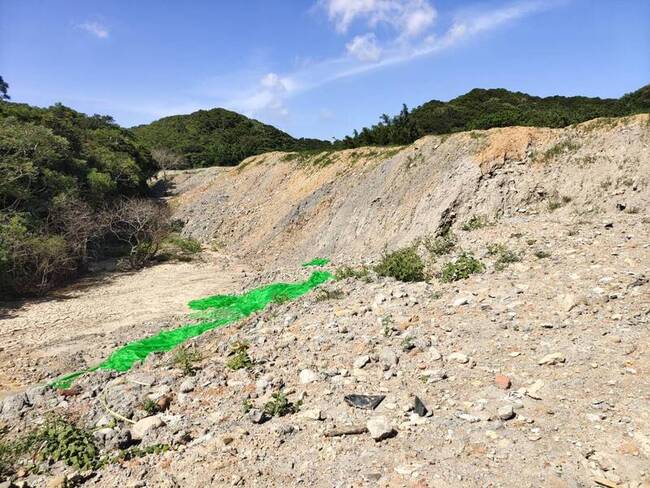 苗縣後龍山谷遭濫倒10層樓高廢土  檢方責令復原 | 華視新聞