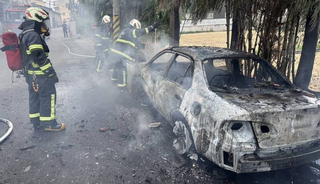 彰市轎車停放竹林起火燃燒  消防局調查原因