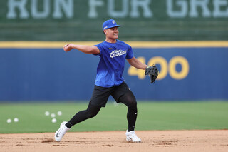 獅碰上張育成首戰沒針對 餅總笑說會適時「尊重」