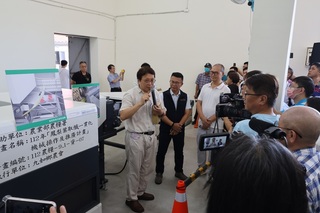 屏東九如鄉農會用鳳梨葉取纖 業者下單製衣帽袋