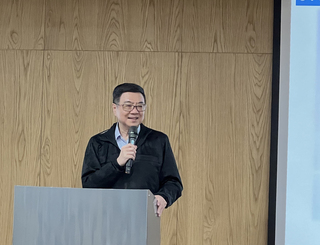 卓榮泰台中參訪精密工業 提出大投資台灣計畫