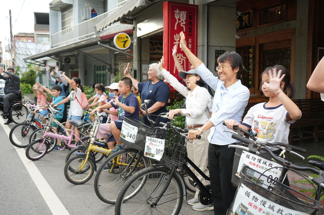 古秀妃參訪屏東客語夏令營  鼓勵地方社團多辦理 | 華視新聞