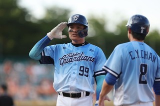 張育成首度對兄弟 平野：不要讓他這麼快適應中職