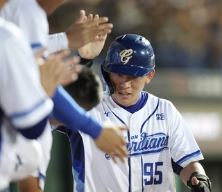 陳柏均連3顆頭部近身球 鋒總暴怒兄弟悍將板凳清空