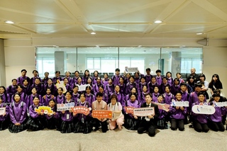 沖繩西原高校行進樂隊抵台 師生高喊台灣我來了