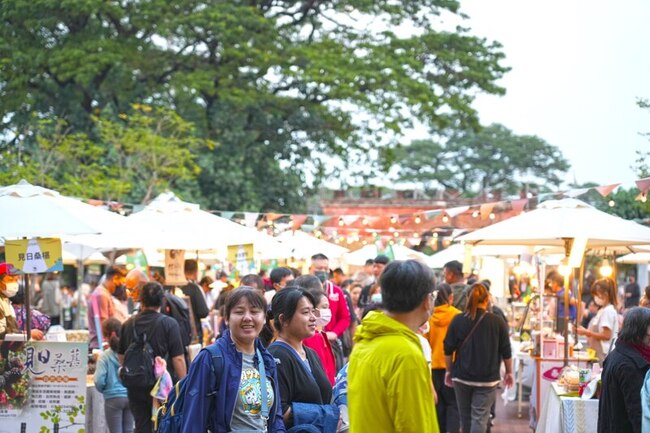 屏東西市場結合好屏友集市 助青創品牌解鎖新地標 | 華視新聞