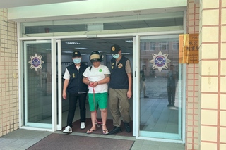 航警局偵破開槍嚇阻攔檢肇逃案  逮捕傷害詐欺通緝男