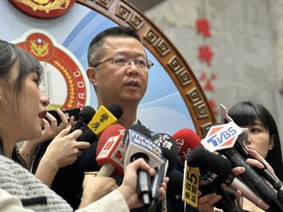 黑鷹滅青鳥威脅簡訊  北市警傳喚董念台