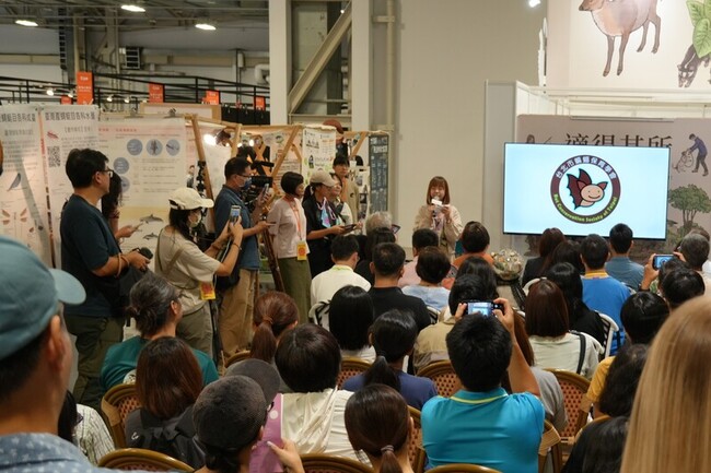 「保育領路」特展  聚焦遊蕩犬貓與野生動物衝突 | 華視新聞