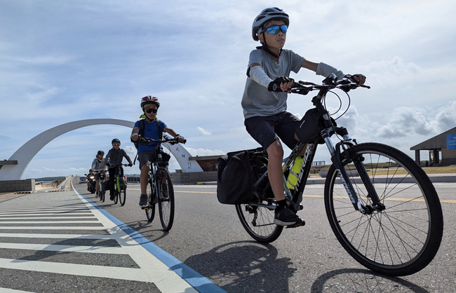 竹市光華國中校長領隊 32學生單車環島、開帆船 | 華視新聞