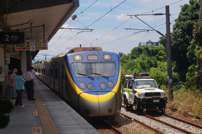 鐵道間隙檢查車現蹤社頭火車站  吸引民眾目光 | 華視新聞