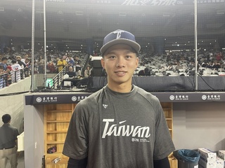 曾子祐明星賽守三壘獲讚有驚喜 破3萬人驚呼震撼