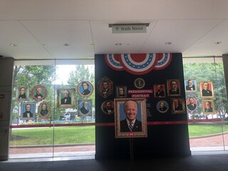 拜登退選 民主黨黨代表預計8月選出接替人選