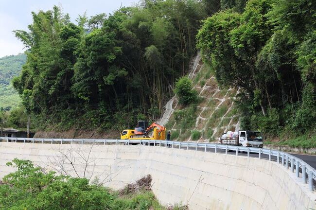 竹縣道122線遇雨常崩塌 縣府改善盼提升行車安全 | 華視新聞