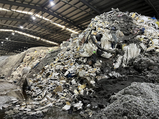 彰化再利用機構當掩護亂倒廢棄物 牟利上億13人起訴