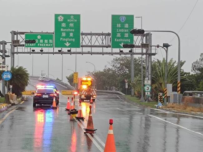 颱風凱米來襲 國道3號林邊端開放停車 | 華視新聞