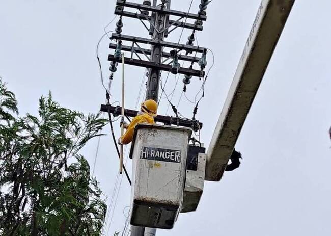 颱風凱米來襲 台南逾3500戶人家停電、搶修中 | 華視新聞