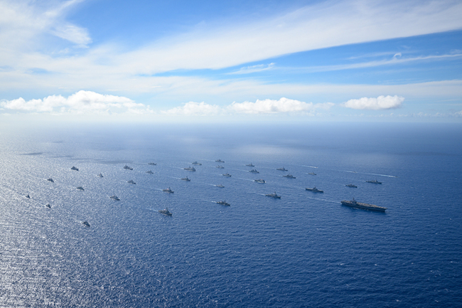 環太軍演史上規模最大 近40艘軍艦海上編隊場面壯觀 | 華視新聞