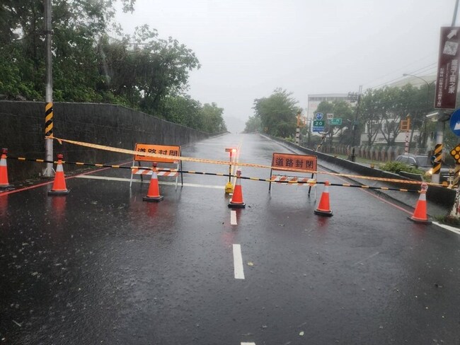 凱米掃屏東8測站雨量破千毫米 山區撤572人、封2橋 | 華視新聞