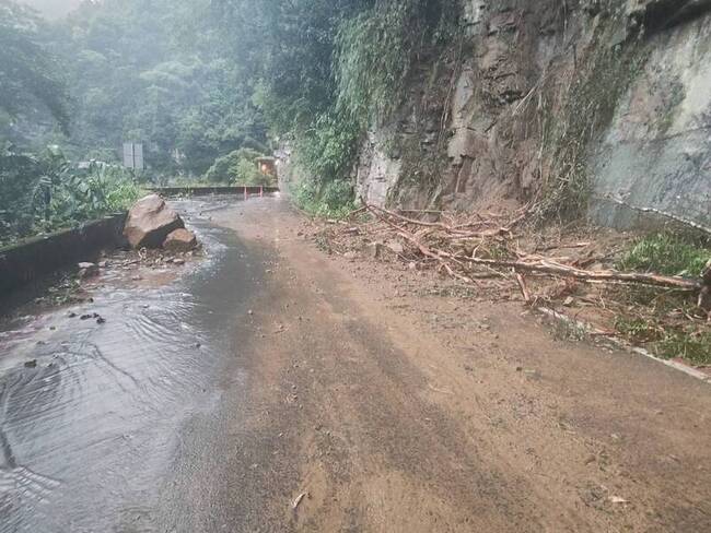 颱風凱米釀竹縣山區道路落石  預防性撤離767人 | 華視新聞