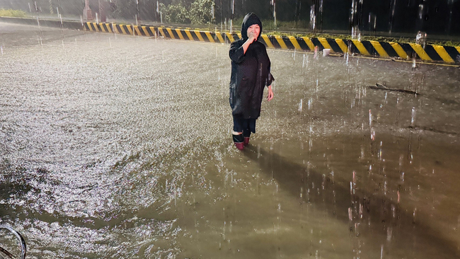 彰化大雨積淹水  芳苑部分路段淹膝蓋 | 華視新聞