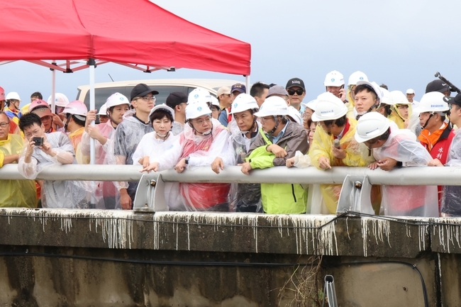 八掌溪溢堤 卓榮泰：水利列最優先工作 | 華視新聞