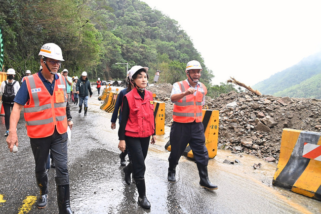 蘇花公路6處重災點 公路局拚7/30全線搶通 | 華視新聞