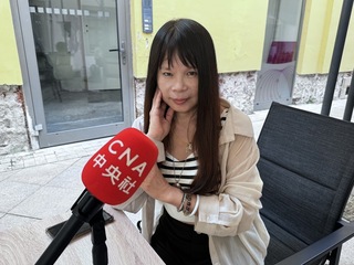 鍾文音捷克朗讀「別送」 母親病逝讓她反思人生重心