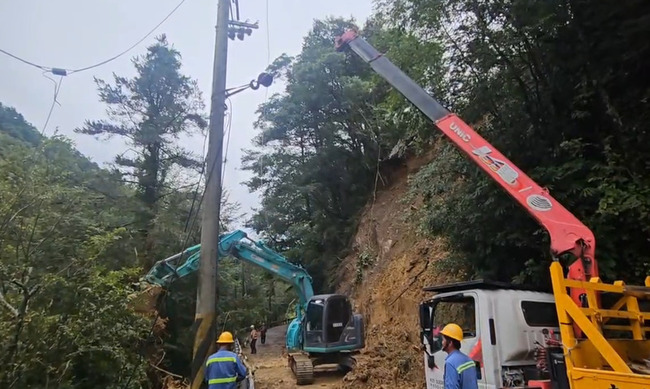 颱風釀台中曾逾5萬戶停電 梨山44戶仍待復電 | 華視新聞