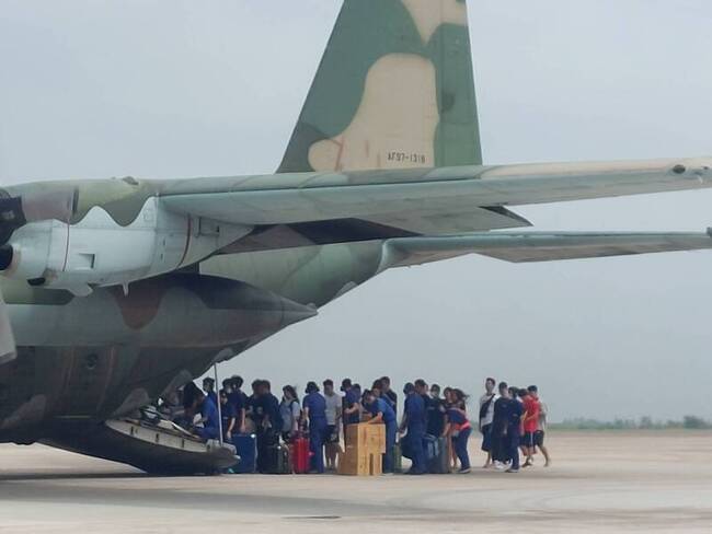 布袋馬公仍停航近300旅客湧機場 運輸機疏運70人 | 華視新聞