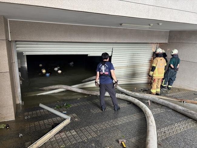 高市大樓等地下室淹水達376棟 中午可全數完成抽水 | 華視新聞