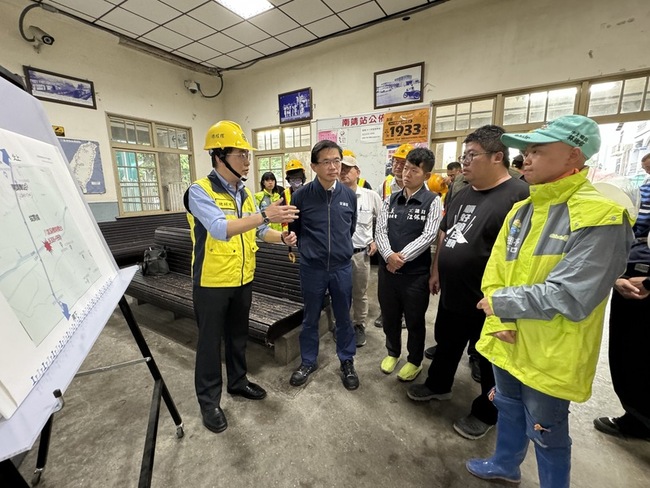 搶修台鐵八掌溪橋路基 李孟諺：先搶通東正線 | 華視新聞