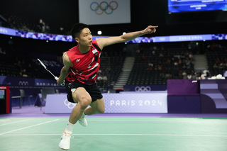 奧運羽球周天成首戰奏捷  認為場地不好打還需調整