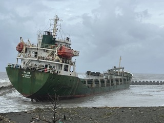 8艘船舶擱淺南台灣 航港局：8/5抽完殘油