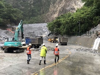 蘇花公路多處邊坡災情 和仁至崇德段7/30下午搶通
