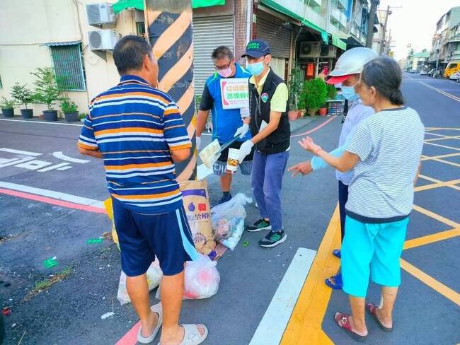 屏東去年廢棄物回收率僅5成 將擴大垃圾破袋稽查 | 華視新聞