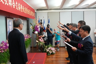 國立大學5校交接 鄭英耀勉扛科技業20萬人才培育