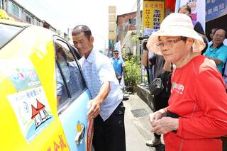 南投改善偏鄉短程交通 敬老卡搭計程車增鹿谷站