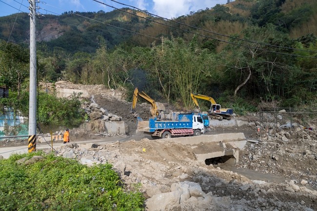 嘉縣道166線76.5K災損嚴重 規劃改道建橋梁 | 華視新聞