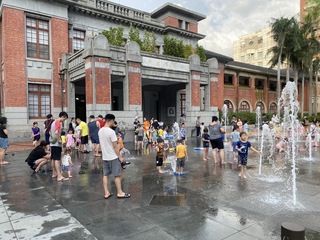 竹市府前廣場噴水設施修復完成  8/6起開放戲水