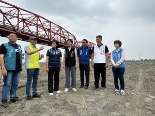 颱風後濁水溪裸露地增750公頃 四河分署噴草籽復育