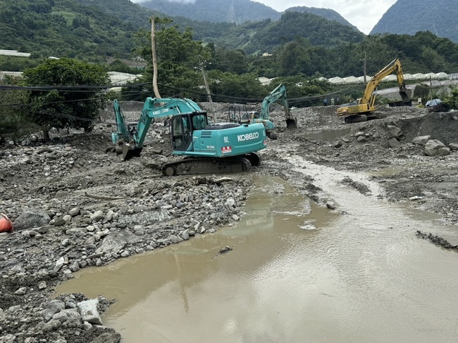 南投信義鄉投95線易土石流  橋梁野溪災修估1.6億 | 華視新聞