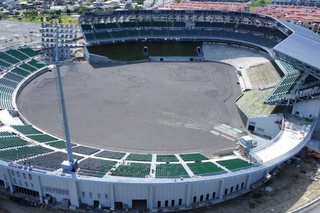 台南亞太棒球場擬改人工草皮惹議 市府宣布恢復原案