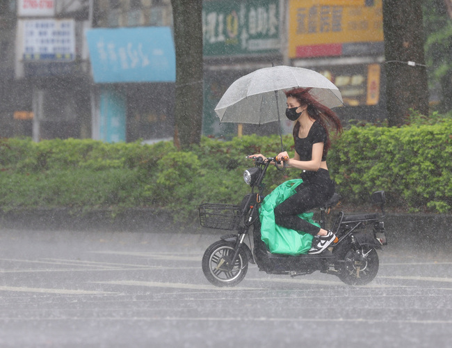 午後對流旺盛 16縣市大雨特報 | 華視新聞