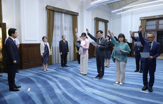 賴總統監誓  郝培芝董建宏李靜慧等人完成宣誓