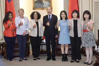 韓國瑜接見美民主黨眾議員 史垂克蘭：台美關係強健