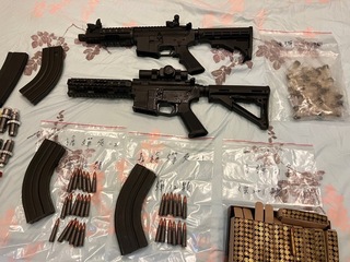 男涉持毒、衝鋒槍及數百顆子彈 高雄住處遭逮送辦